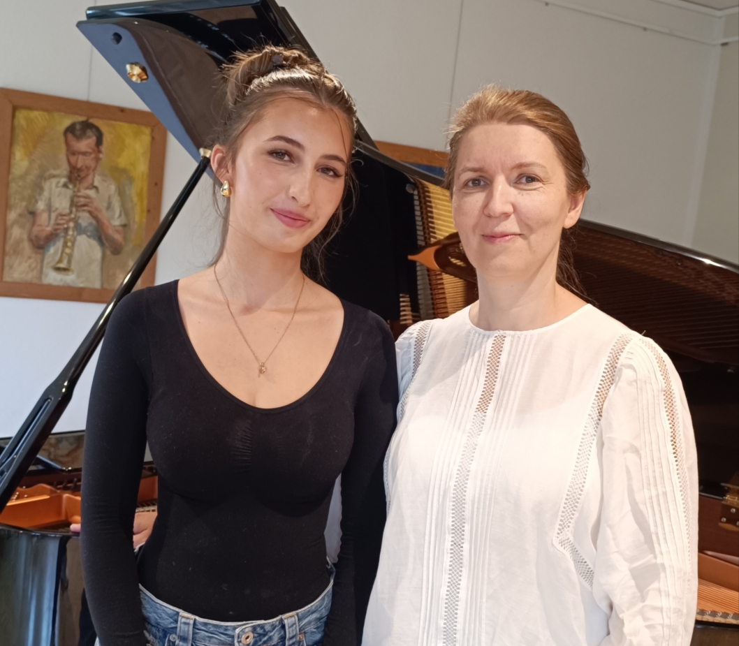 Hannah-Boehme-Klavierlehrerin-Oxana-Kondak.jpg
